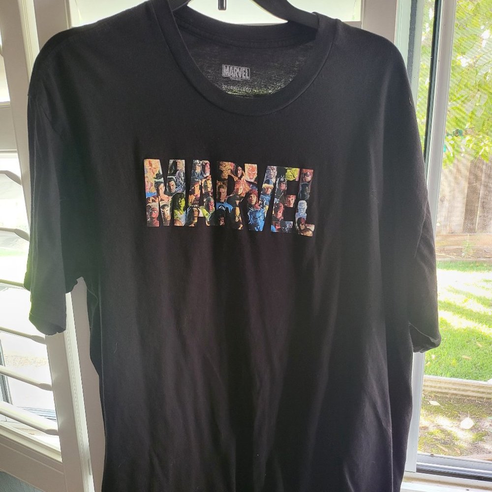 HOT TOPIC MARVEL Comics Rare Logo Black and Multicolor Mens Tee Plus 2X